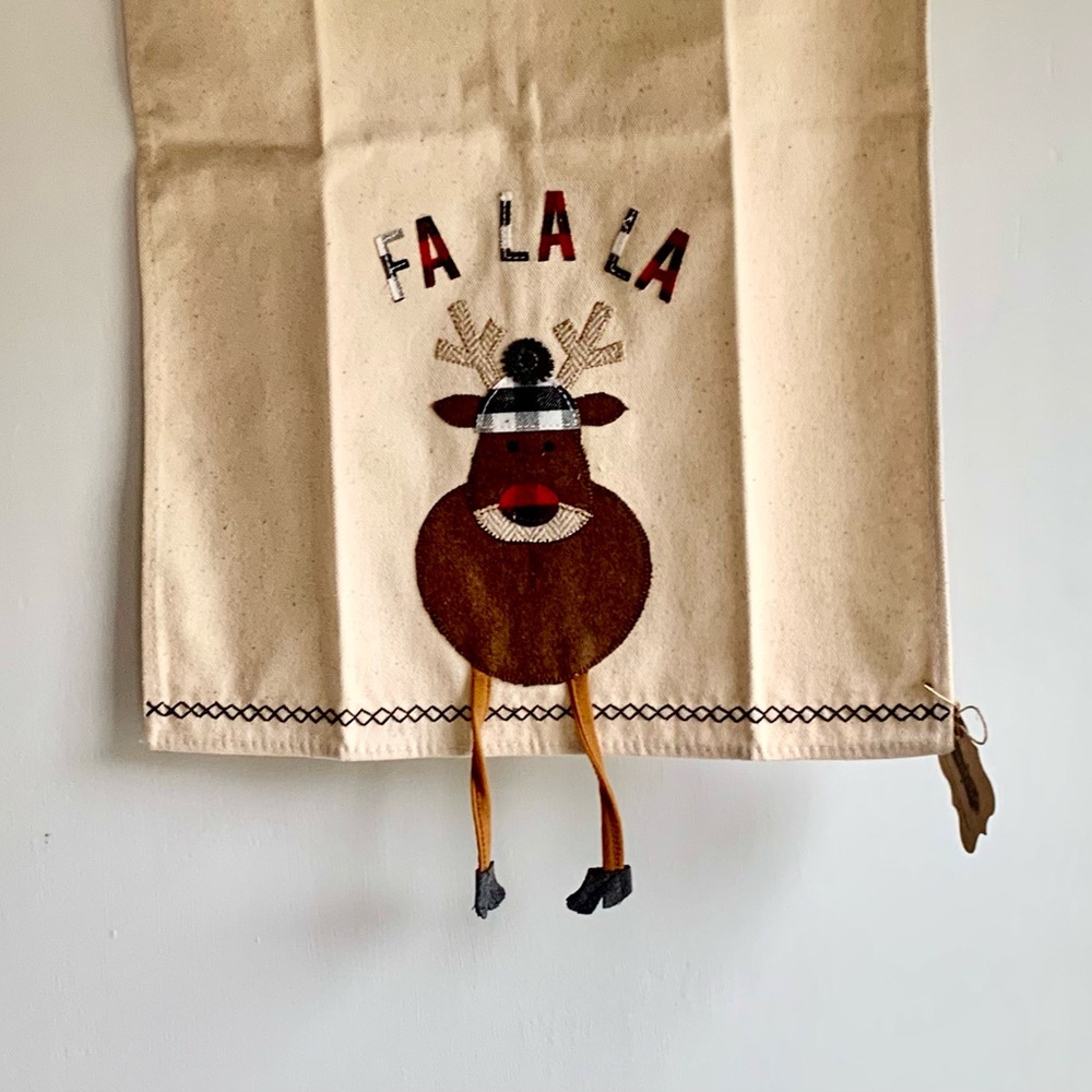 🎄🎁 2 xmas HAND OR KITCHEN TOWEL. NWT. combine$12 w angel towel